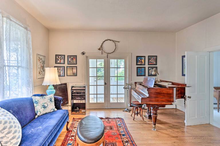 Charming Historic Retreat Near Poverty Bay! — photo 4