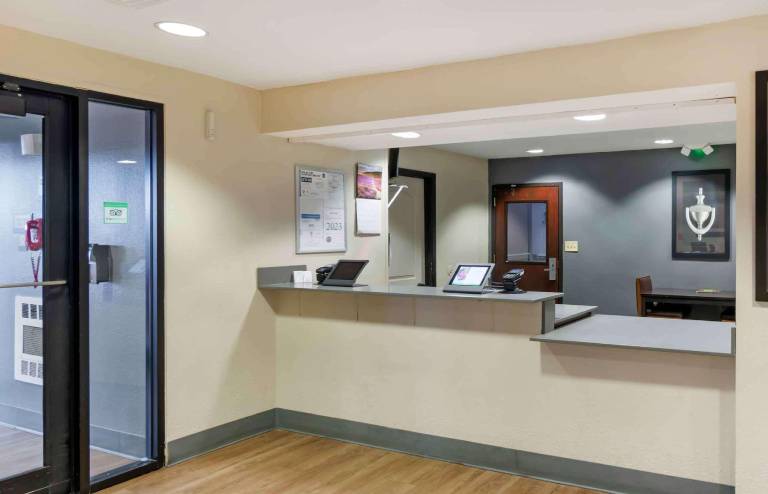 Extended Stay America Suites - Kansas City - Airport — photo 5