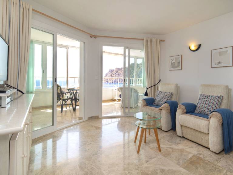Holiday apartment with pool & patio | Sea view | Suitable for remote work — photo 2