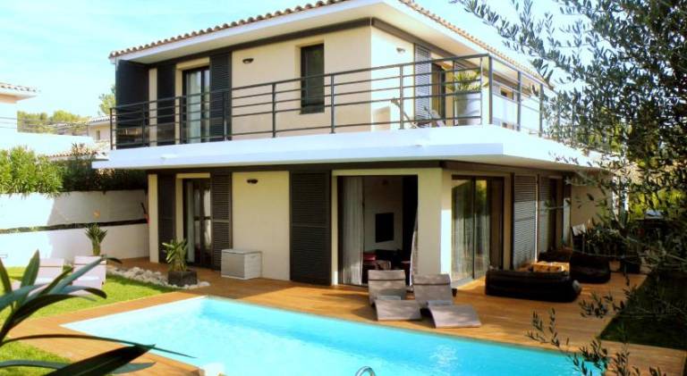 Fully equipped charming villa with patio, barbecue & private pool | Pets allowed in Bandol