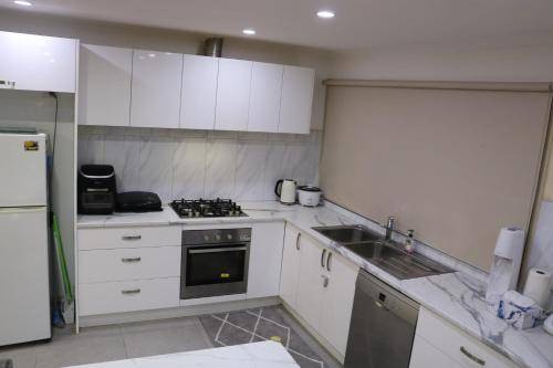 Endeavour Hills Stay