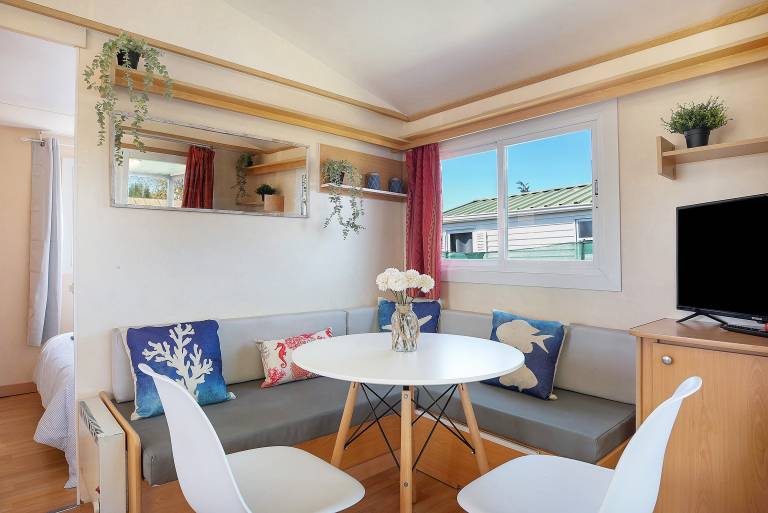 Mobile Home 'Natural Casita Palmar' with Private Terrace, Wi-Fi and Air Conditioning — photo 4