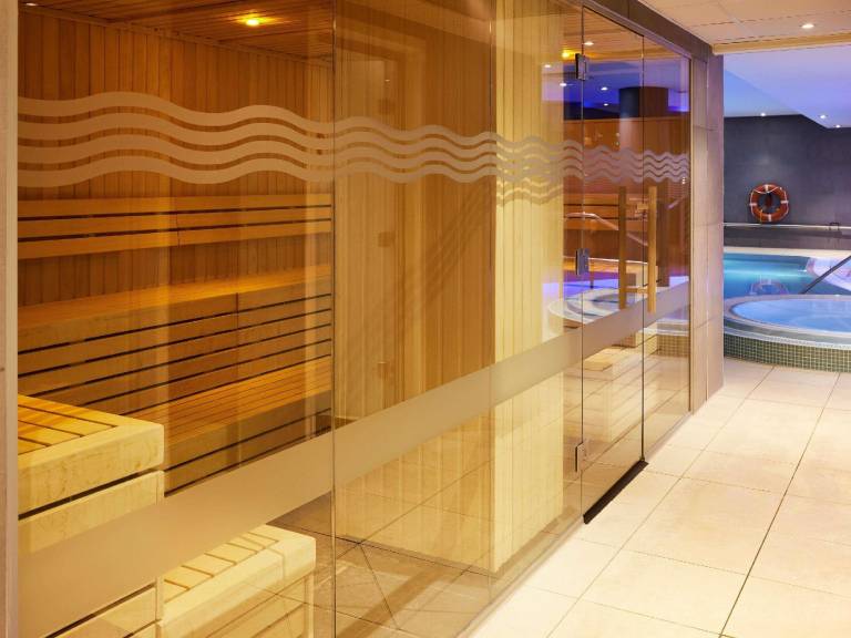 Novotel Edinburgh Centre Hotel — photo 4