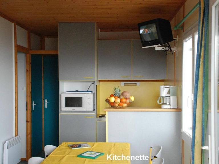 Children-friendly lovely chalet with pool, garden & fast internet | Garden view | Good for workation | Pet-friendly — photo 4