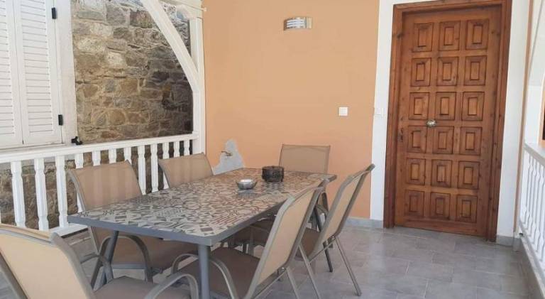 House with terrace & barbecue — photo 4