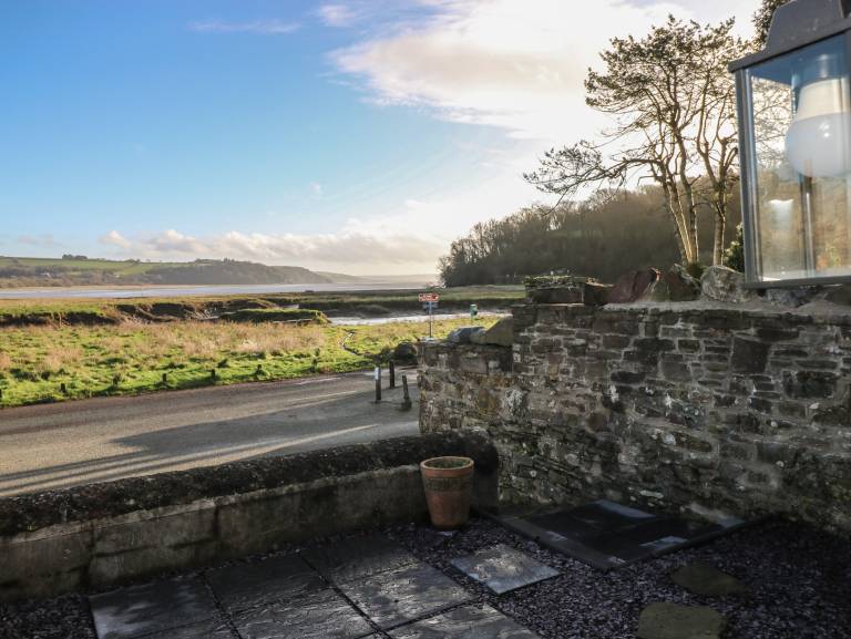 Cottage with yard in Carmarthen
