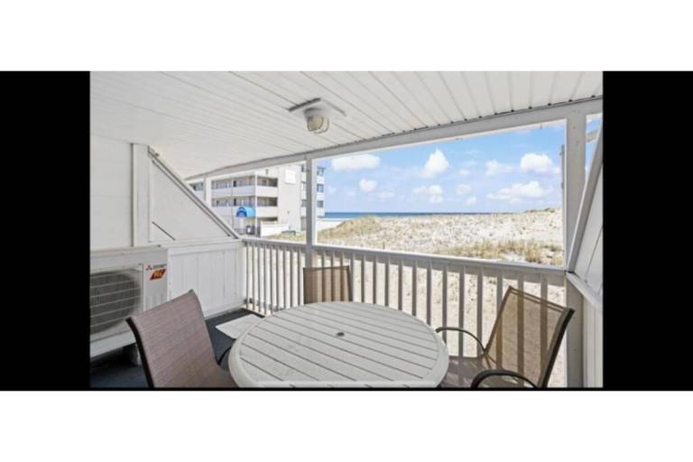 Condo Hampton