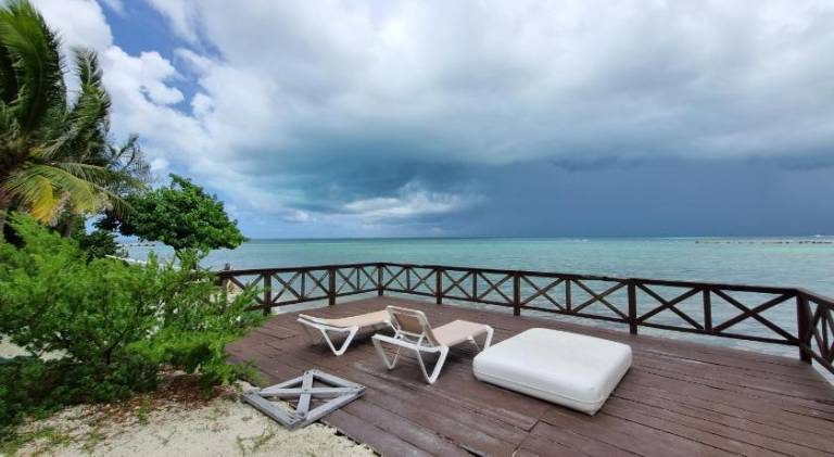 On The Beach - Seaside Sunrise Haven 3 Bedrooms SEA VIEW — photo 3