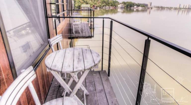 ArkaBarka Floating Hostel — photo 4