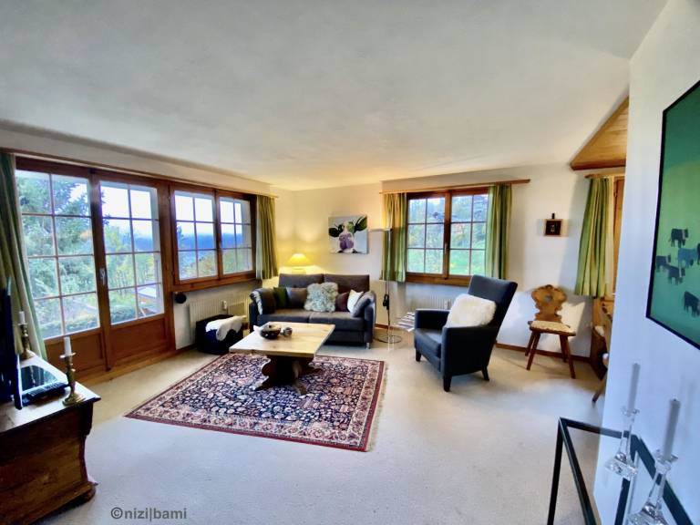 Ferienwohnung mit Hund in Gstaad für max. 2 Personen Ferienwohnung mit Hund in Gstaad für max. 2 Personen