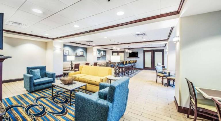 Hampton Inn Greenfield — photo 2