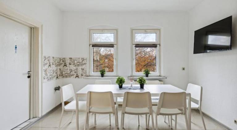 Serviced apartment with garden & terrace | Dogs allowed — photo 4