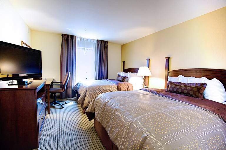 Condo with hot tub & pool — photo 4