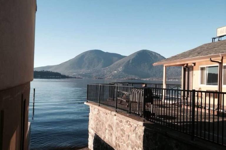 Lake Marina Inn