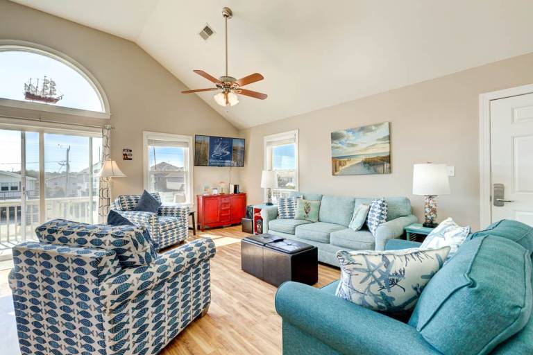 Beach Bound 1097 ft from the beach Dog Friendly, Hot Tub Kill Devil Hills — photo 4