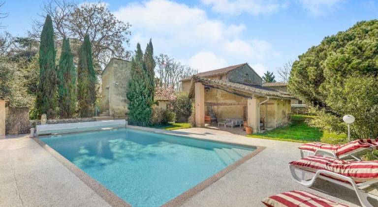 Vacation home with jacuzzi & pool — photo 4
