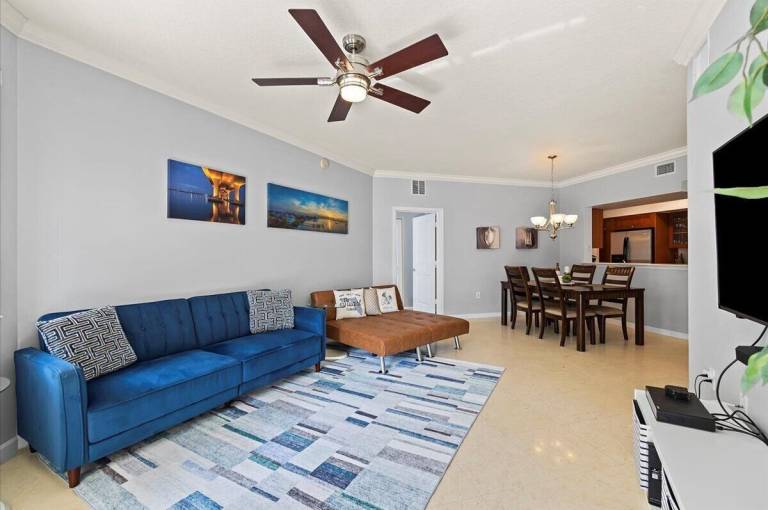 Condo Stuart