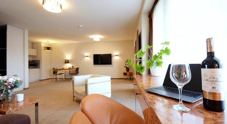 Holiday apartment with pool & hot tub — photo 4