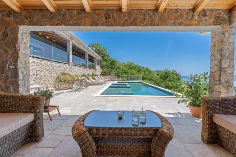 Fully equipped villa with BBQ, garden & private pool | Water view | Pets allowed — photo 3