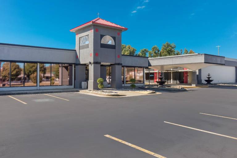 Econo Lodge Cave City in Cave City, KY