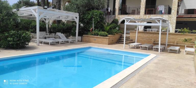 Apartment with pool, sauna & patio | City view — photo 5