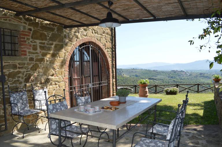 Villa with patio, barbeque & yard — photo 3