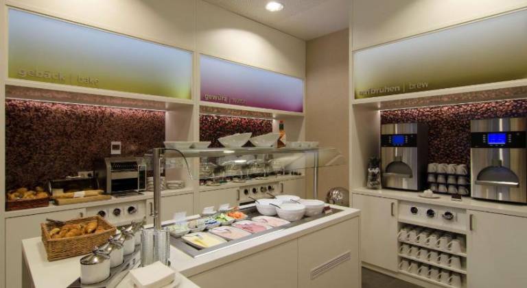 Hampton by Hilton Nuremberg City Centre — photo 5