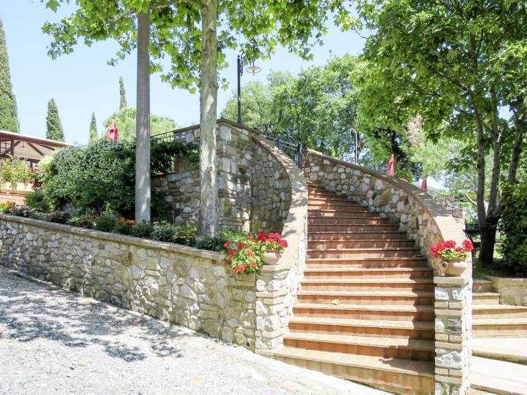 Holiday apartment with pool, garden & patio | Pets allowed — photo 5