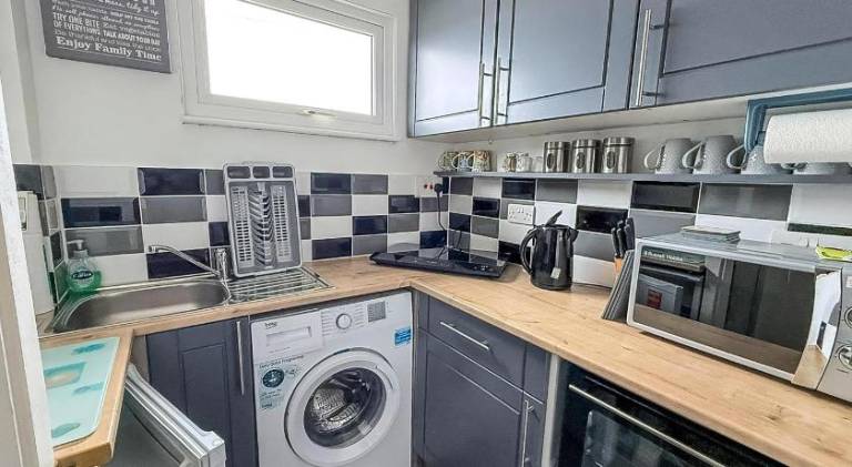 Homely Chalet To Hire In Scratby Nearby The Beach In Norfolk Ref 76166B — photo 3