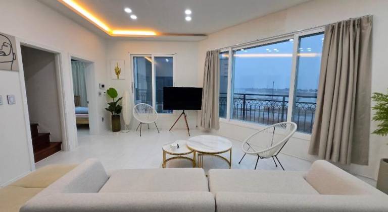 Serviced apartment for 8 persons in Incheon