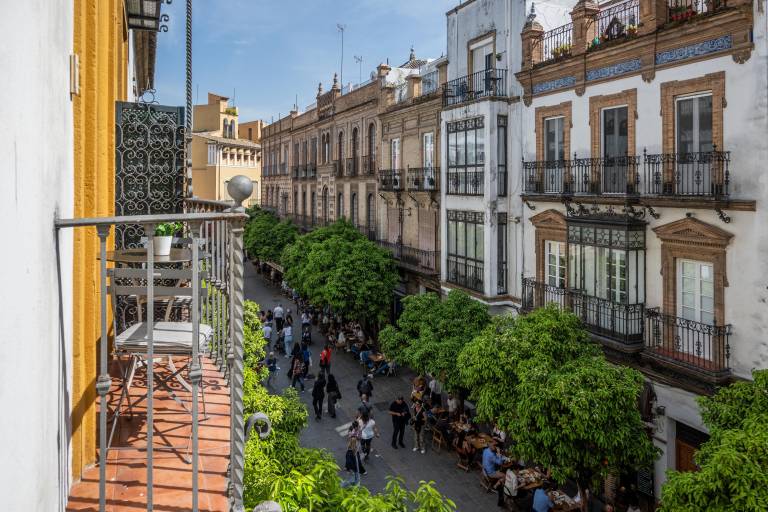 Holiday apartment with fast internet | Next to Seville Cathedral | City view | Perfect for remote work — photo 3