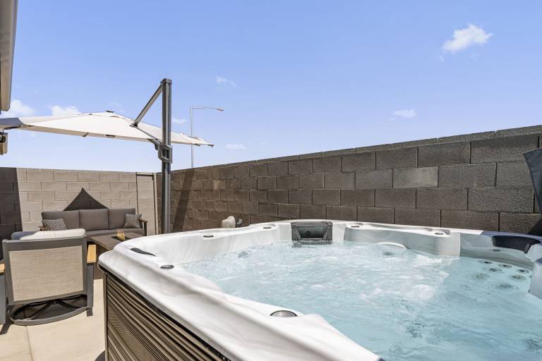 Child-friendly beautiful house with hot tub, pool & barbecue | Dogs allowed — photo 3