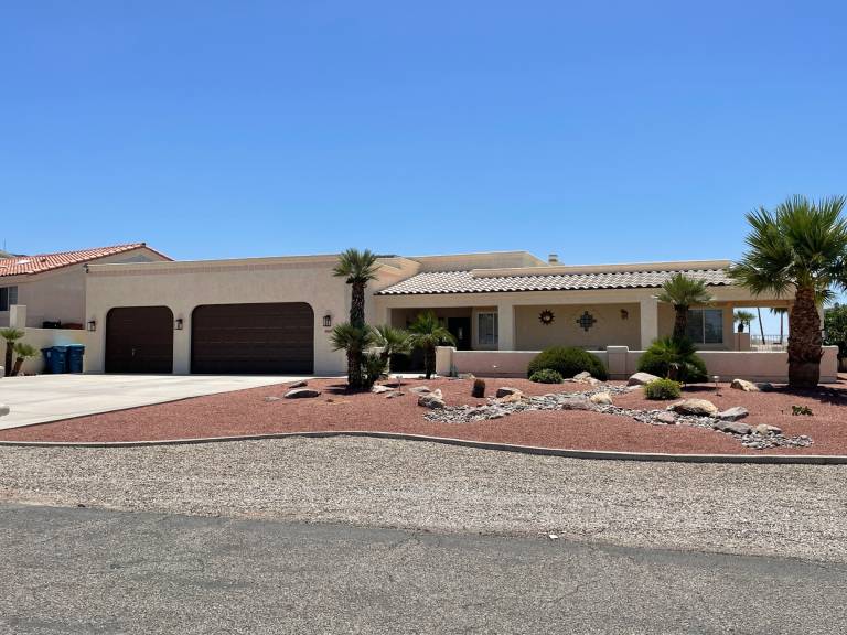 Tropic Paradise 3 bed 3 bath Pool Home — photo 4