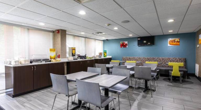 Quality Inn Asheville Downtown Tunnel Rd — photo 4