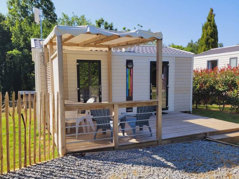 Mobile home with patio | Dogs allowed — photo 4