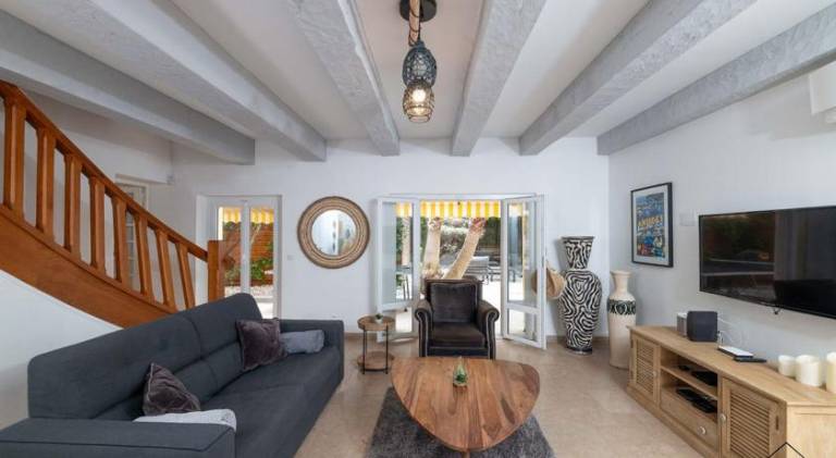 Vacation home with terrace, private pool & barbecue | Close to the beach | Pet-friendly — photo 3