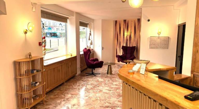 Contact Hotel Foch — photo 5
