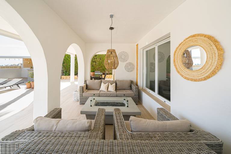 Villa with garden, BBQ & private pool | Mountain view — photo 4