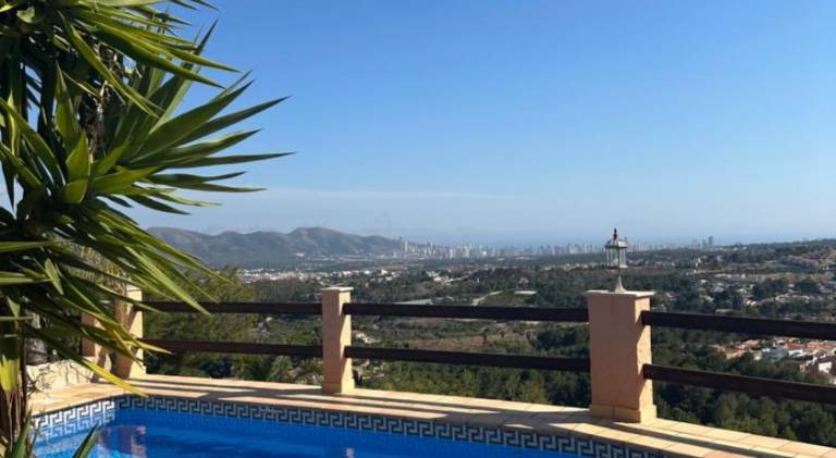 Beautiful villa with pool | Dogs allowed in L'Alfas del Pi