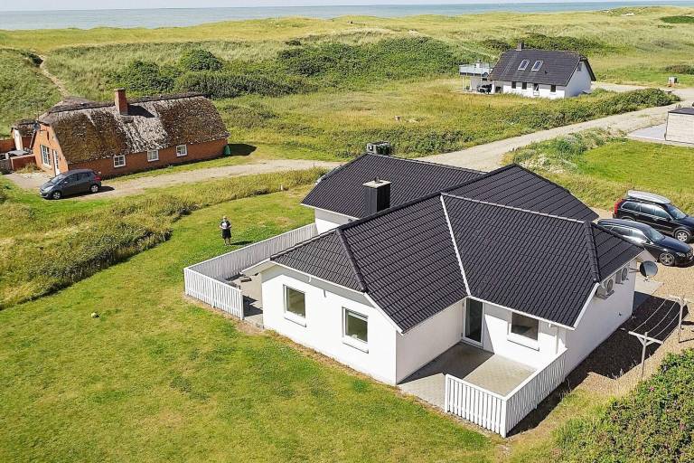 Fully equipped big vacation home with grill, sauna & patio | Dogs allowed in Harboore