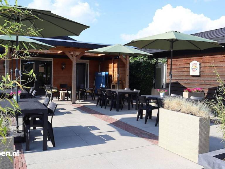 Vacation home with patio in Garderen