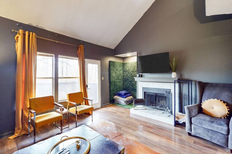Condo  Marietta