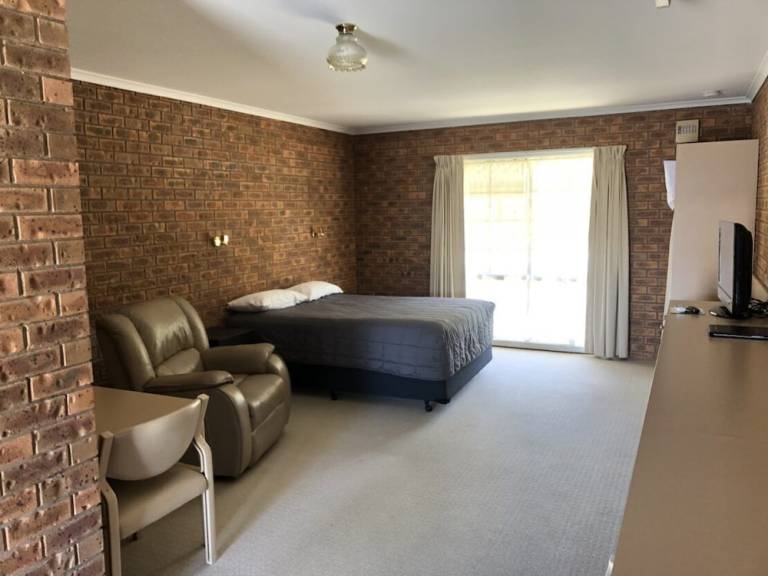 Motel Deniliquin Council