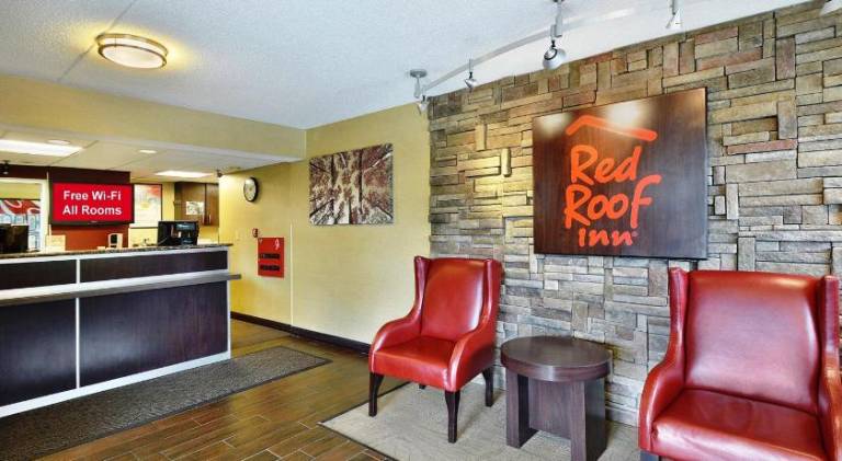 Red Roof Inn Louisville Fair And Expo — photo 5