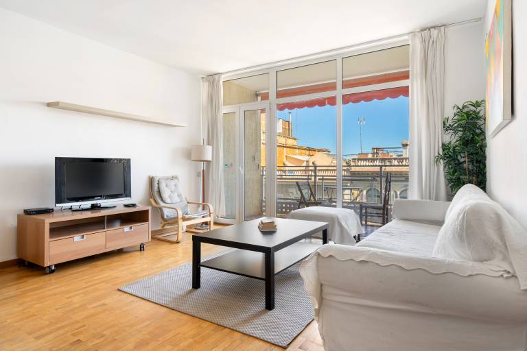Fully equipped holiday apartment with patio | Near Sagrada Família | Perfect for remote work | Pets allowed — photo 5