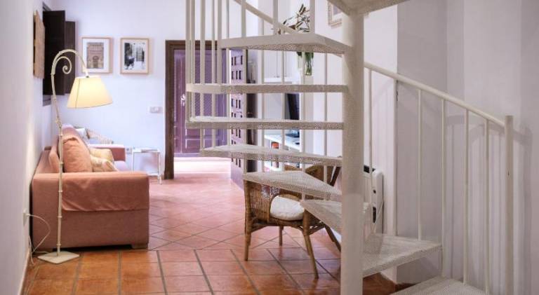 Rental apartment with garden, patio & pool | Close to Mosque–Cathedral of Córdoba — photo 5