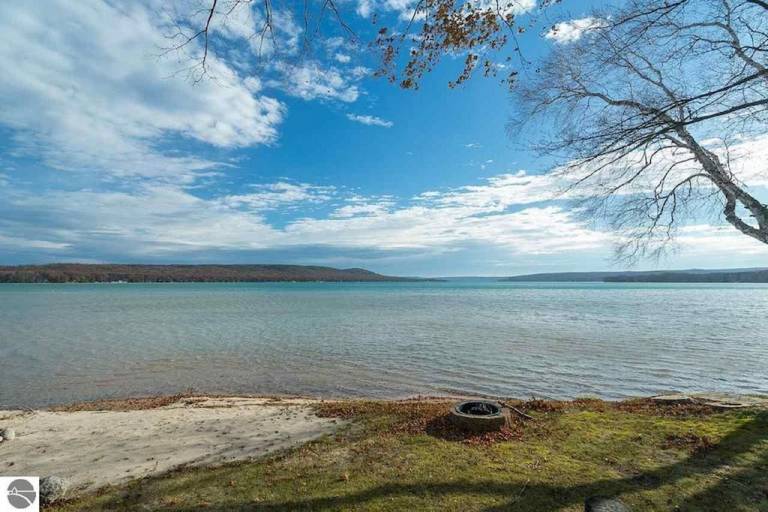 House Glen Lake