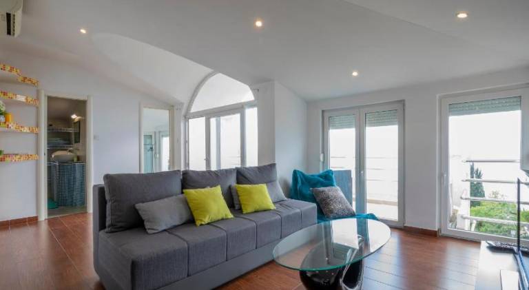 Holiday apartment with 2 rooms for 6 persons — photo 2