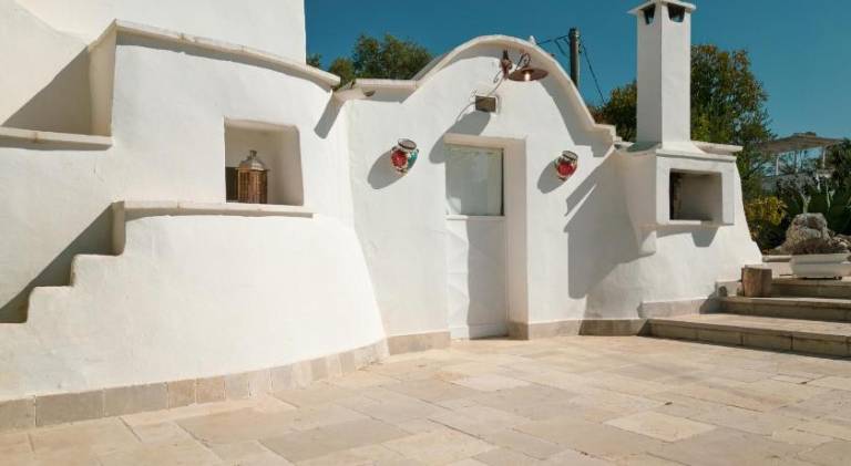 Villa with pool — photo 5