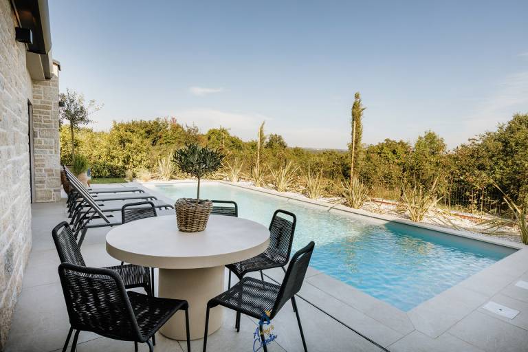 Luxury Designer Villa for 6 with Heated Pool — photo 5